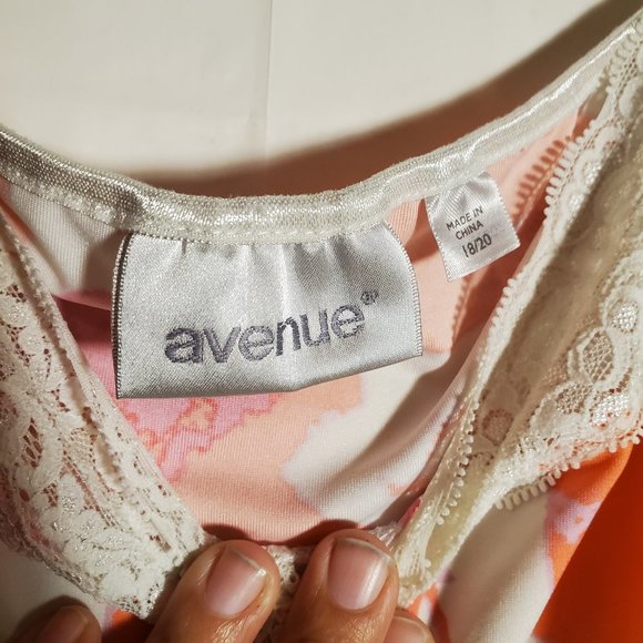 Avenue - Picture 3 of 4